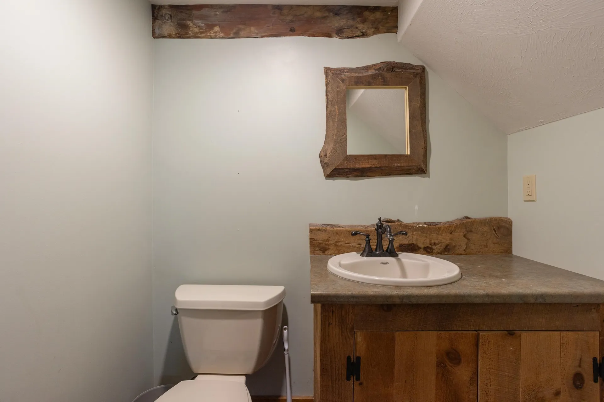 77 Broad Street Hollis NH 03049