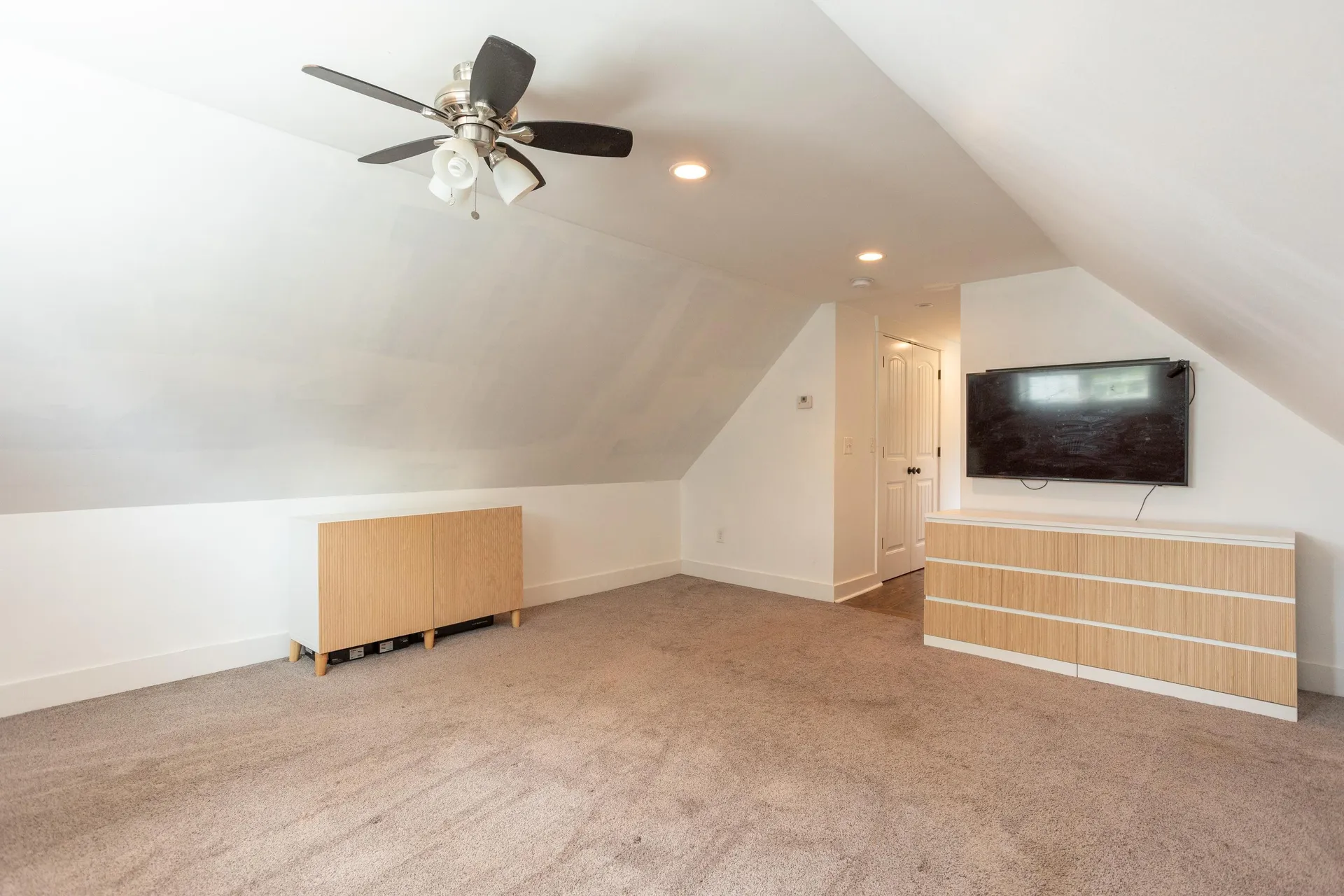 77 Broad Street Hollis NH 03049