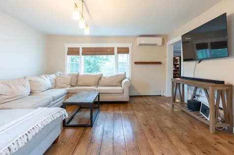 77 Broad Street Hollis NH 03049