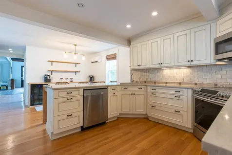 77 Broad Street Hollis NH 03049