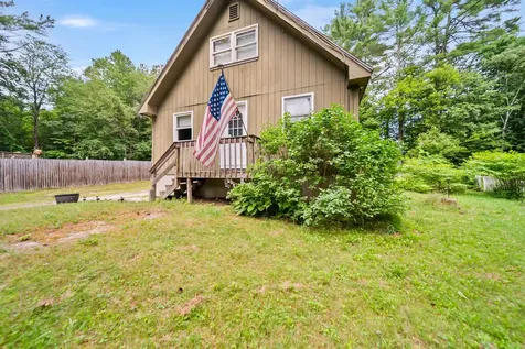 35 Melody Lane Hillsborough NH 03244