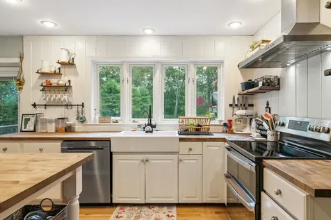 59 Jamie Drive Hartford VT 05088