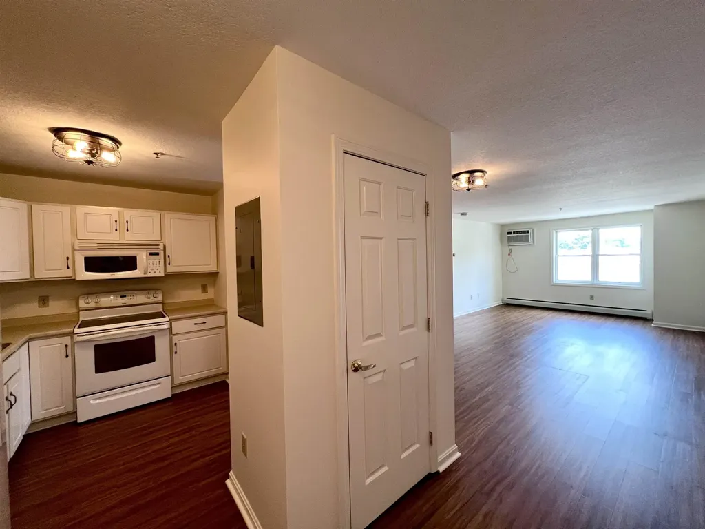 15 Lovell Street Nashua NH 03060