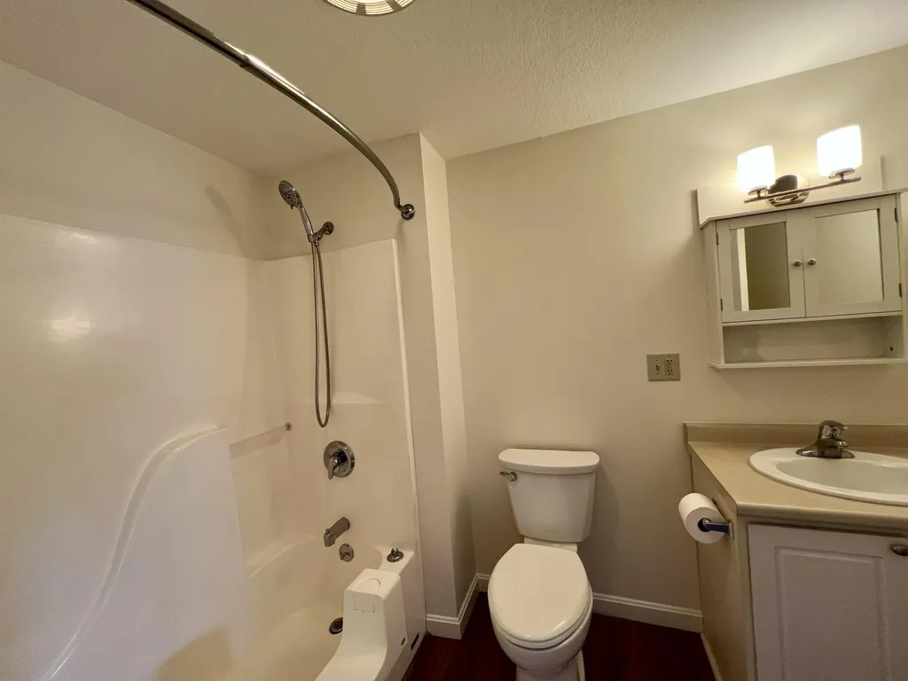 15 Lovell Street Nashua NH 03060