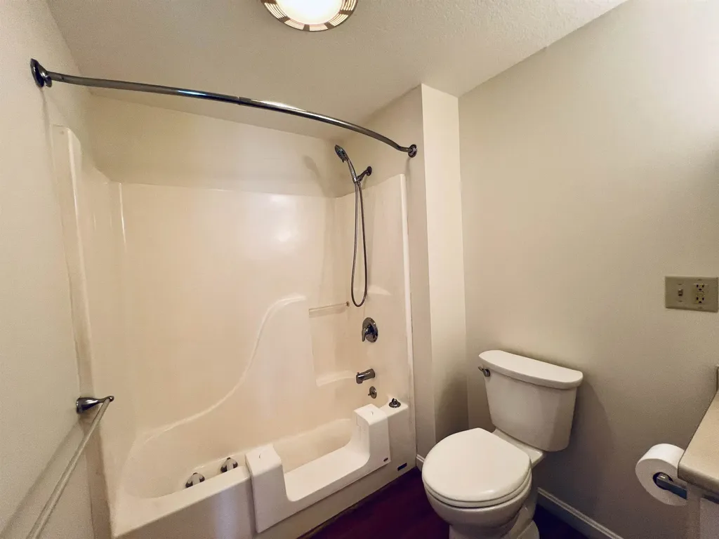 15 Lovell Street Nashua NH 03060