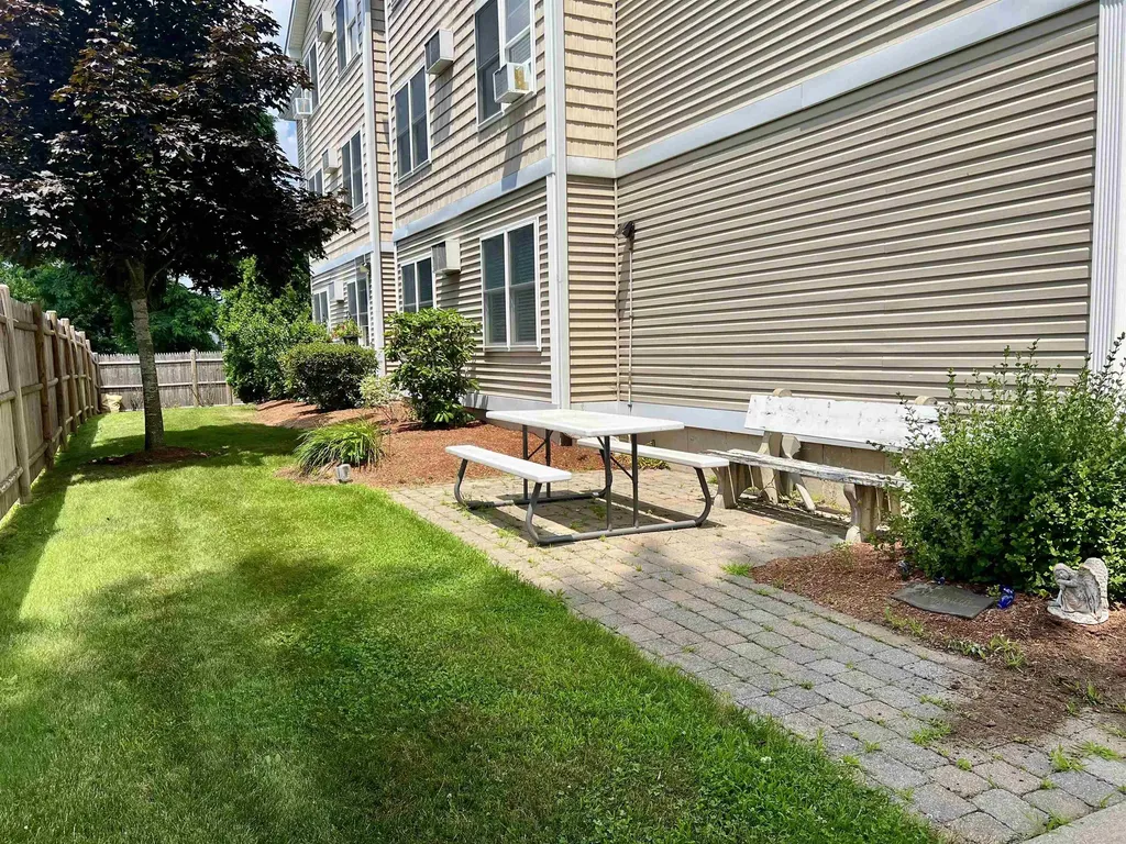 15 Lovell Street Nashua NH 03060