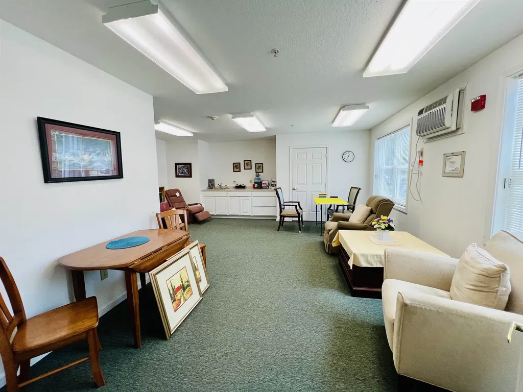 15 Lovell Street Nashua NH 03060