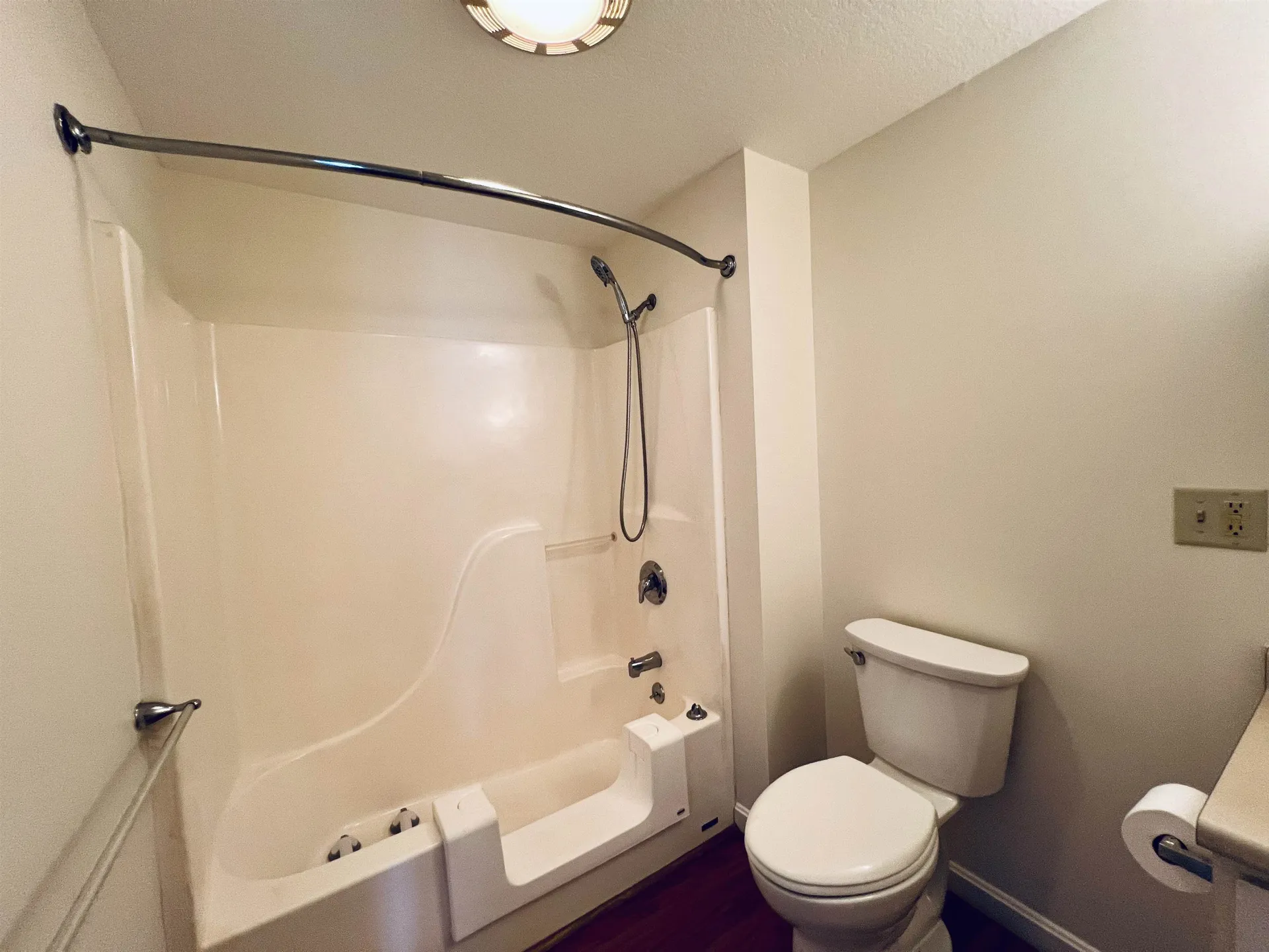 15 Lovell Street Nashua NH 03060