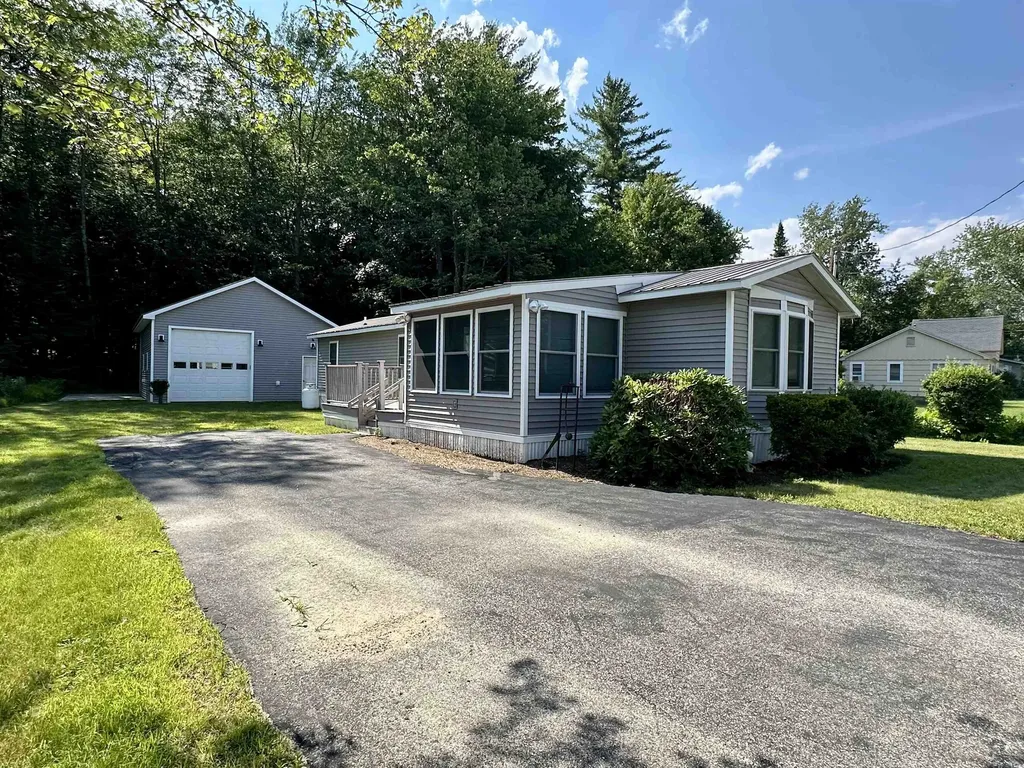 56 Quint Street Conway NH 03818
