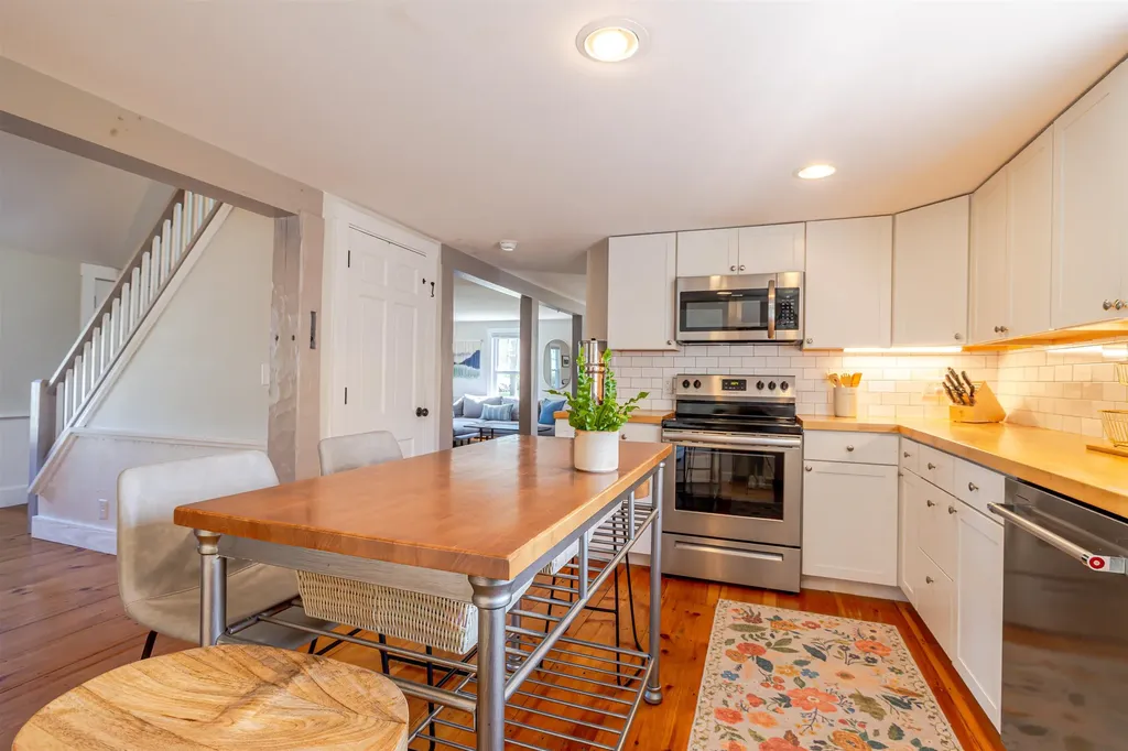 17 Wiggin Street Concord NH 03301