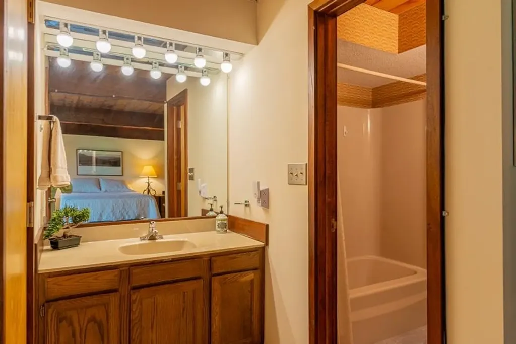 12 Murray Hill Heights Road Manchester VT 05255