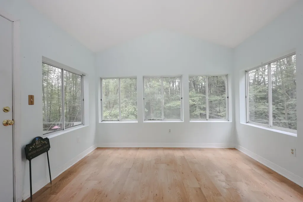 10 Waterville Drive Merrimack NH 03054