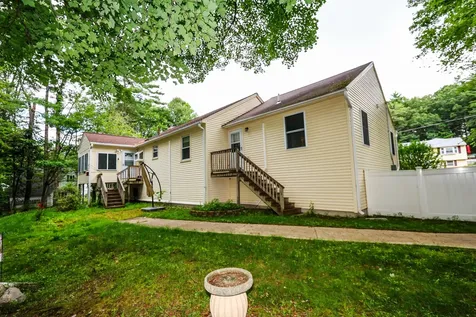 10 Waterville Drive Merrimack NH 03054