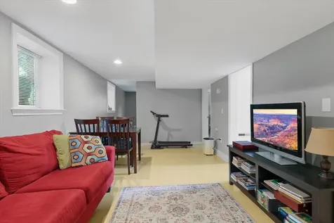 7 Nelson Street Nashua NH 03063-3416