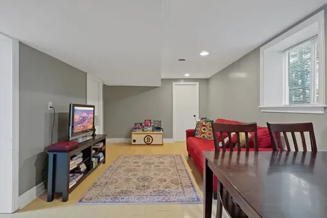 7 Nelson Street Nashua NH 03063-3416