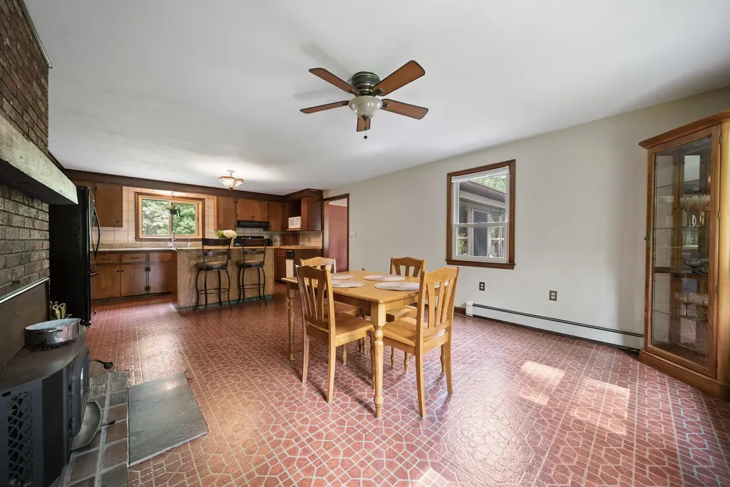 79 King Road Bedford NH 03110