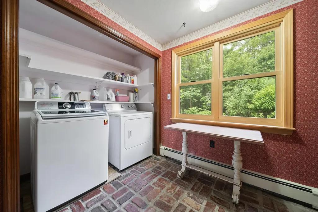 79 King Road Bedford NH 03110