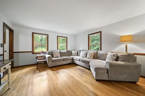 79 King Road Bedford NH 03110