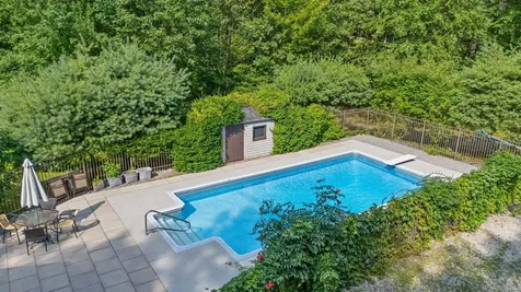 79 King Road Bedford NH 03110