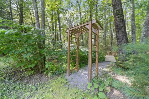 79 King Road Bedford NH 03110