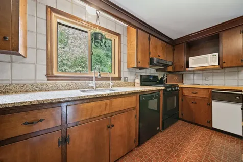 79 King Road Bedford NH 03110