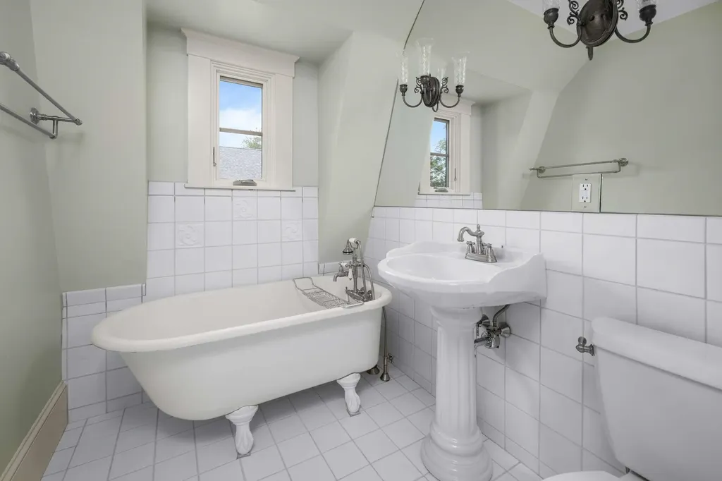 419 & 425 York Street York ME 03909