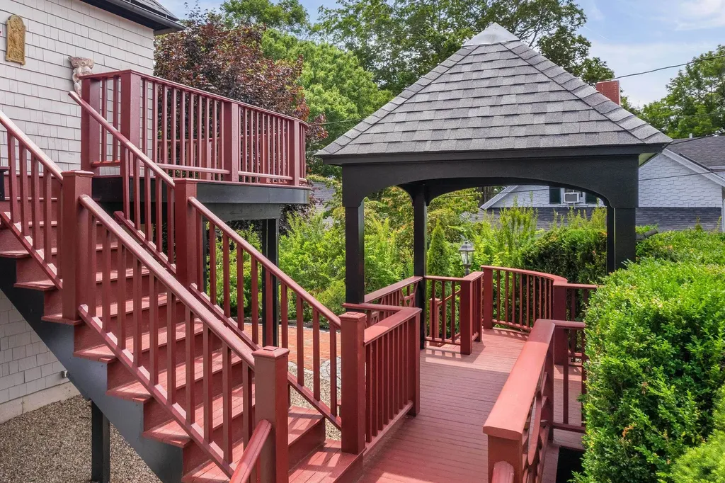 419 & 425 York Street York ME 03909