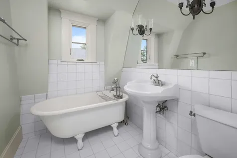 419 & 425 York Street York ME 03909