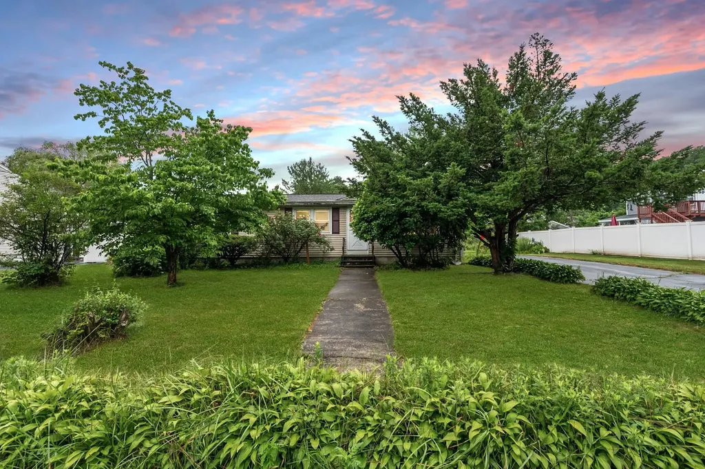 7 Therese Road Salem NH 03079