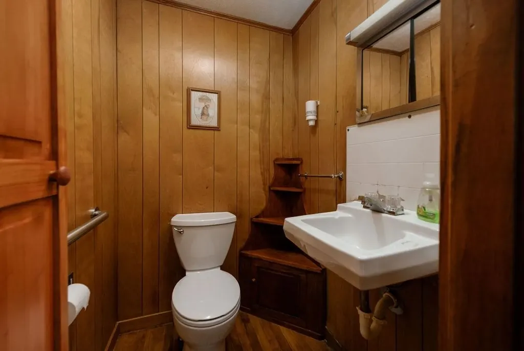 226 Forest Hills Avenue Hartford VT 05001