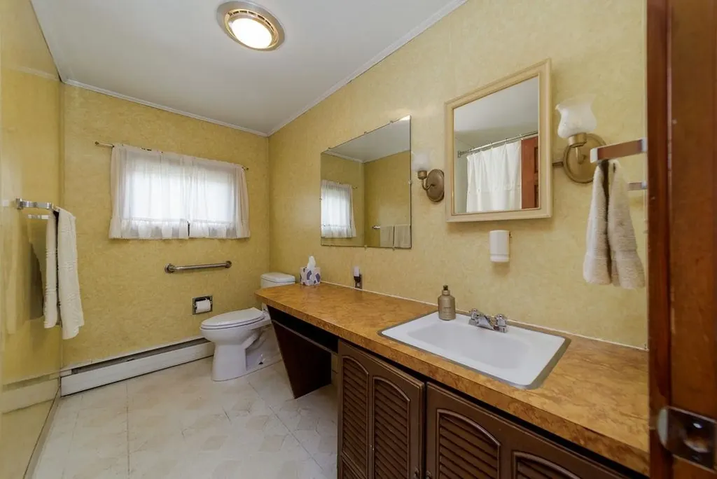 226 Forest Hills Avenue Hartford VT 05001