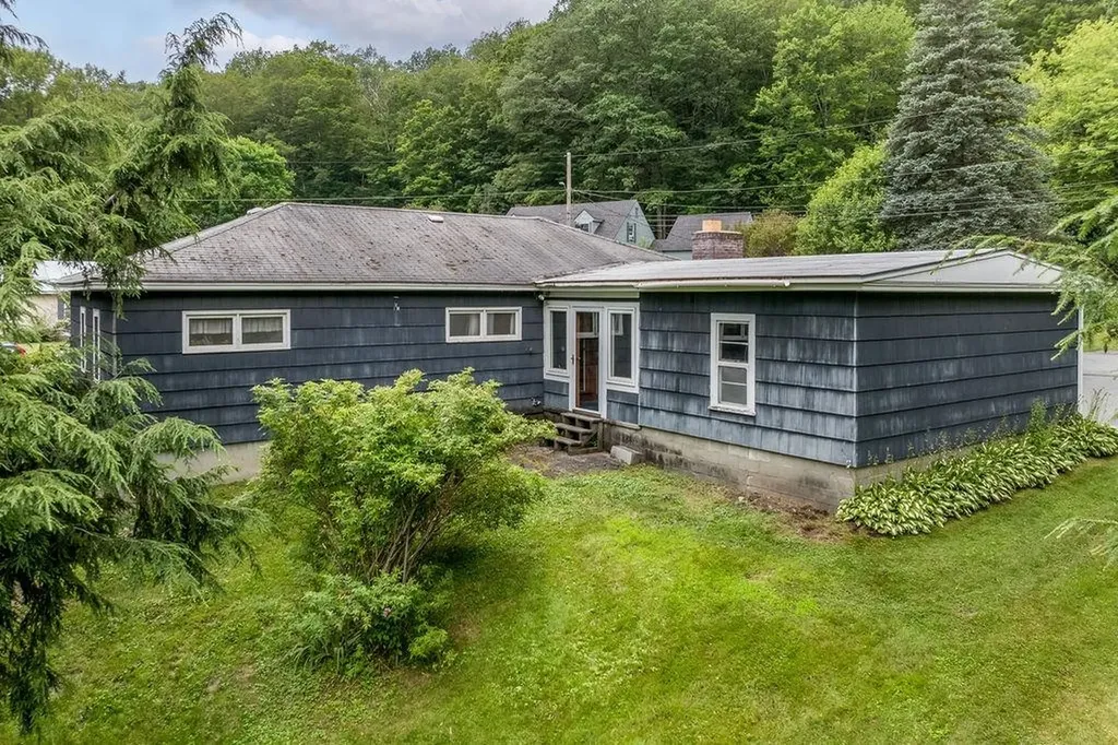 226 Forest Hills Avenue Hartford VT 05001