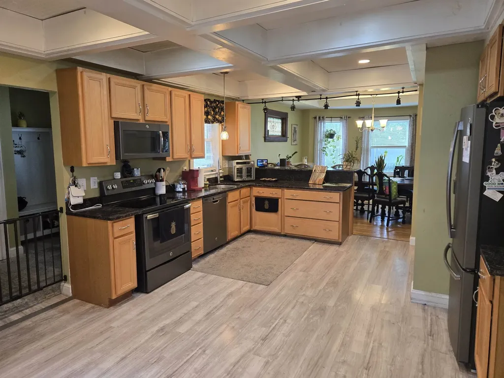 841 Beech Street Manchester NH 03104
