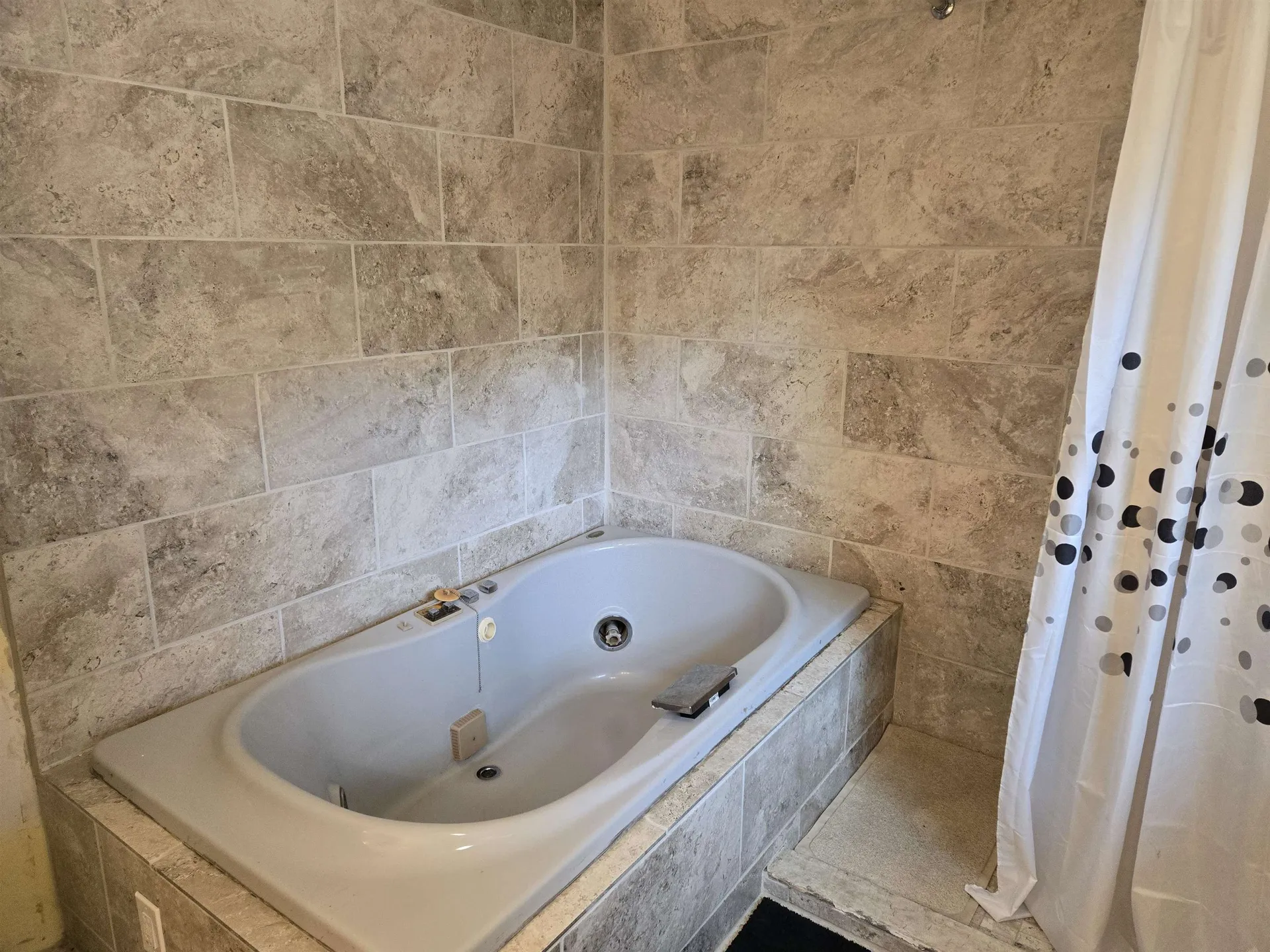 841 Beech Street Manchester NH 03104