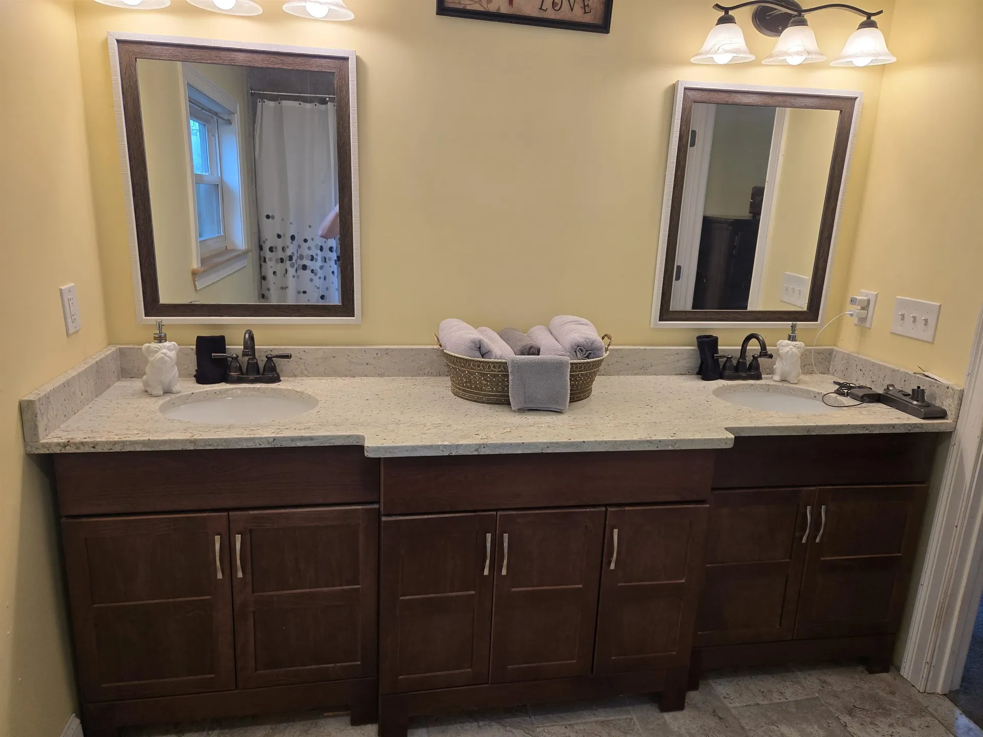 841 Beech Street Manchester NH 03104