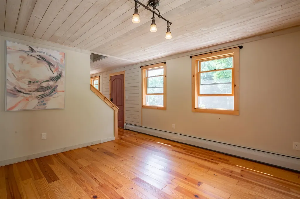 28 Birchwood Drive Weare NH 03281