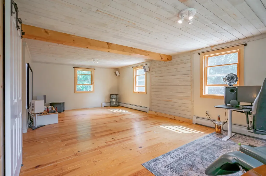 28 Birchwood Drive Weare NH 03281