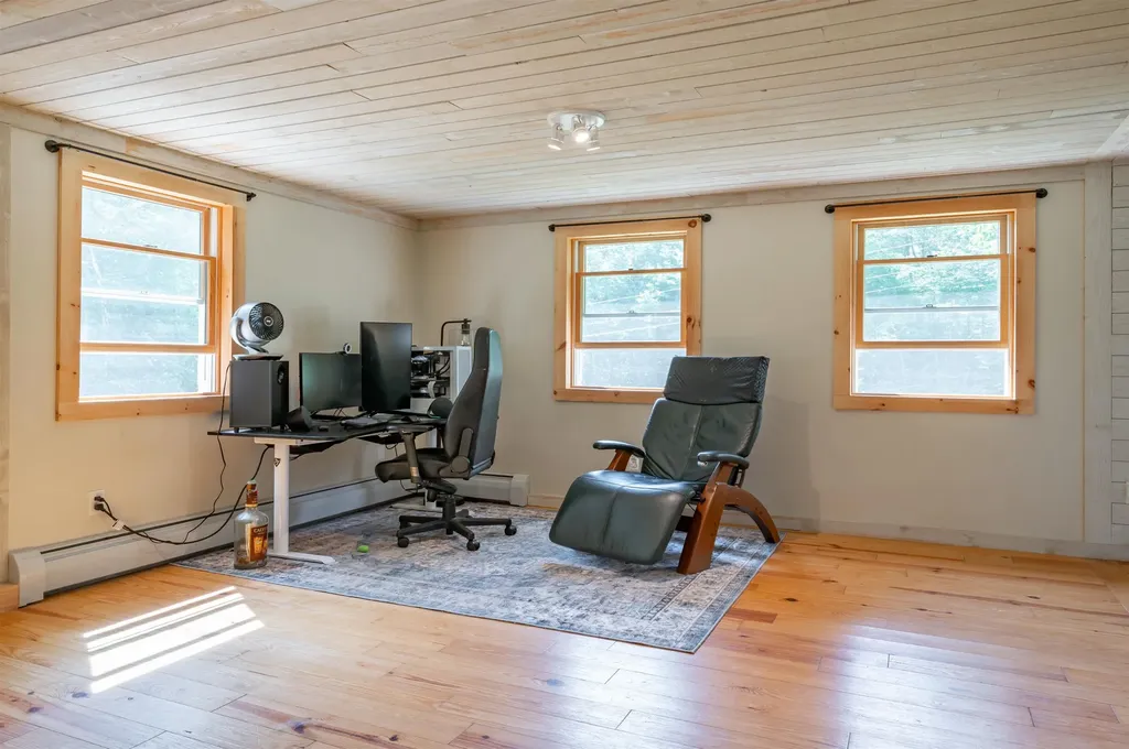 28 Birchwood Drive Weare NH 03281