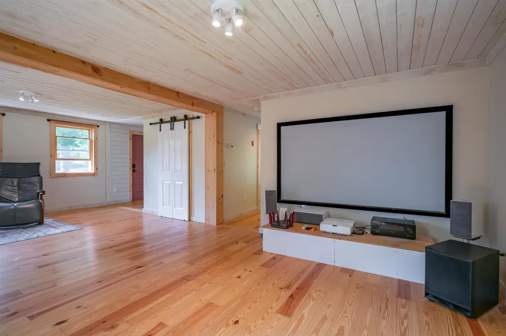 28 Birchwood Drive Weare NH 03281