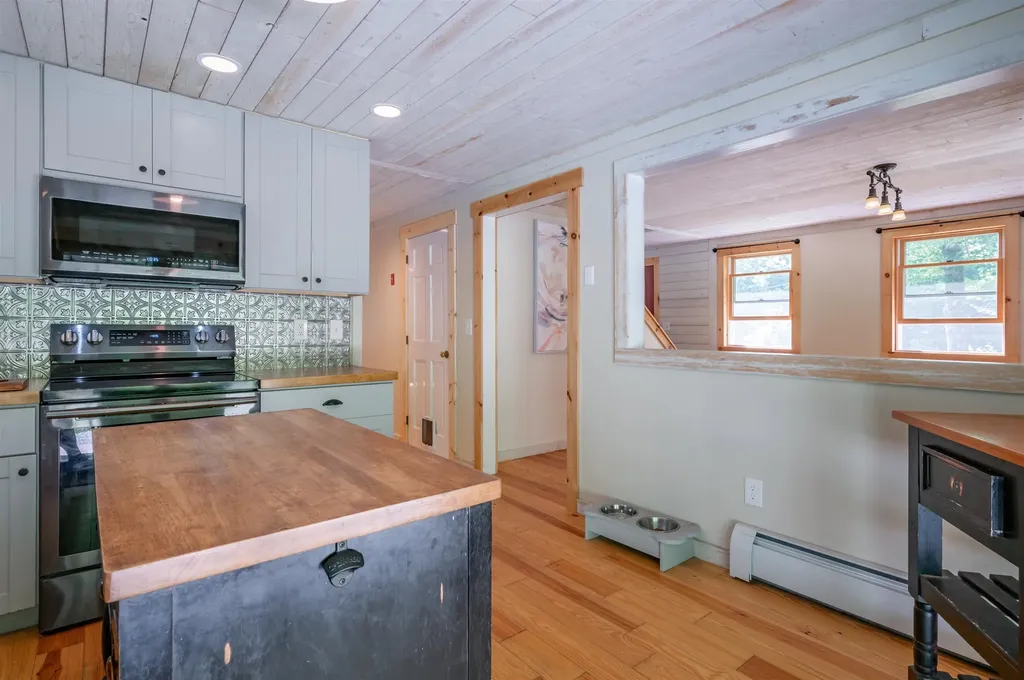 28 Birchwood Drive Weare NH 03281