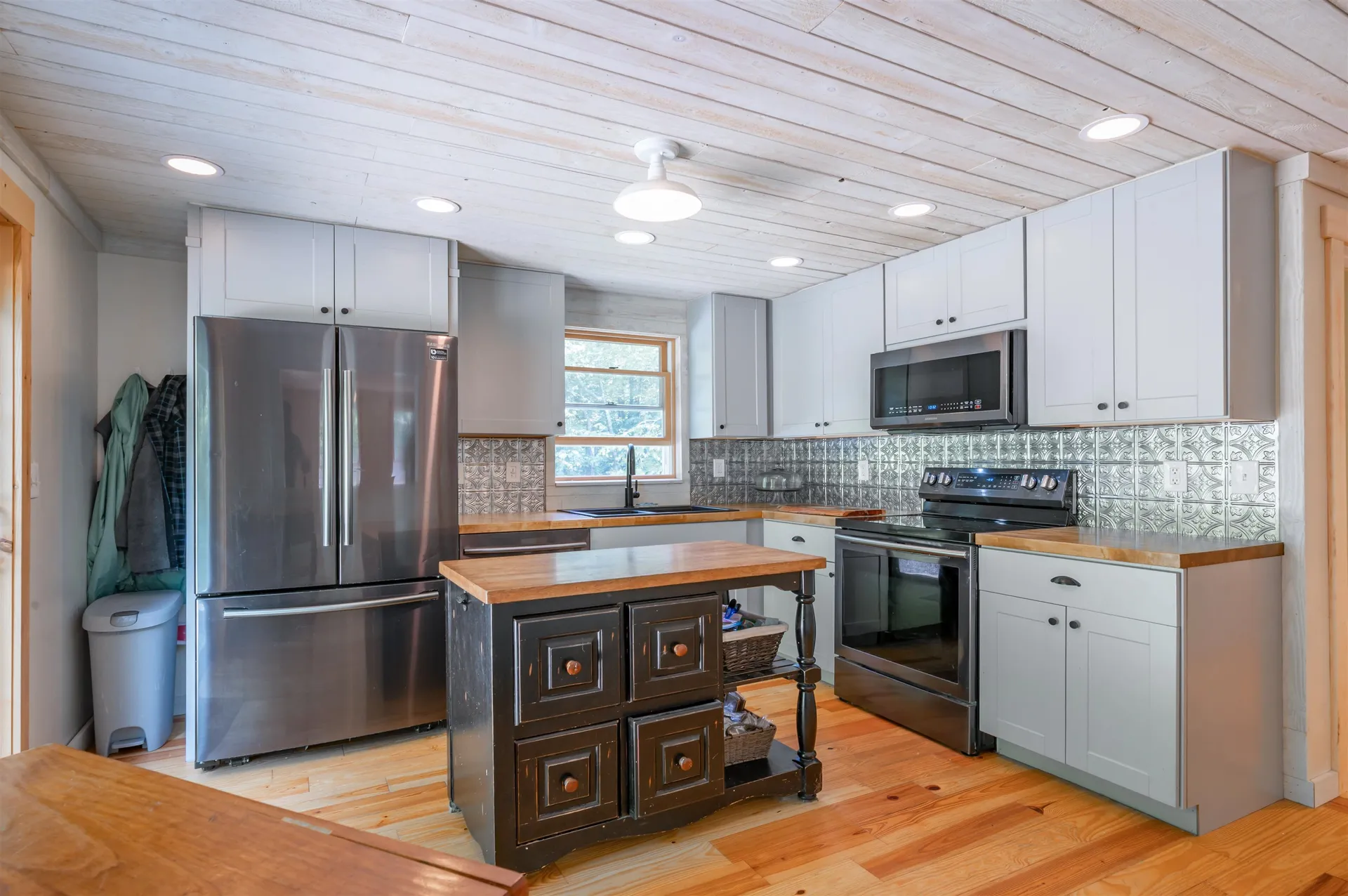28 Birchwood Drive Weare NH 03281