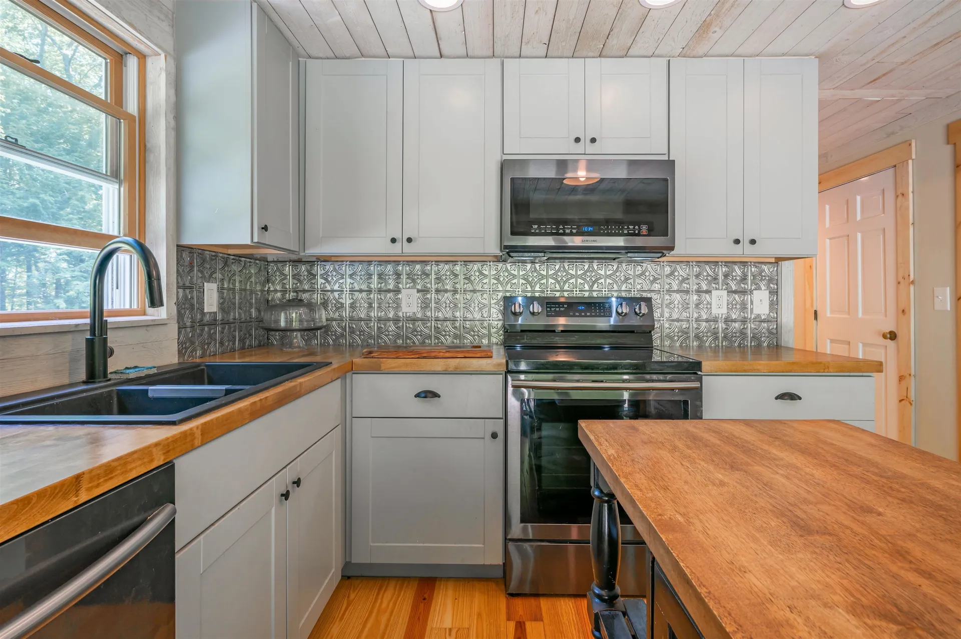 28 Birchwood Drive Weare NH 03281