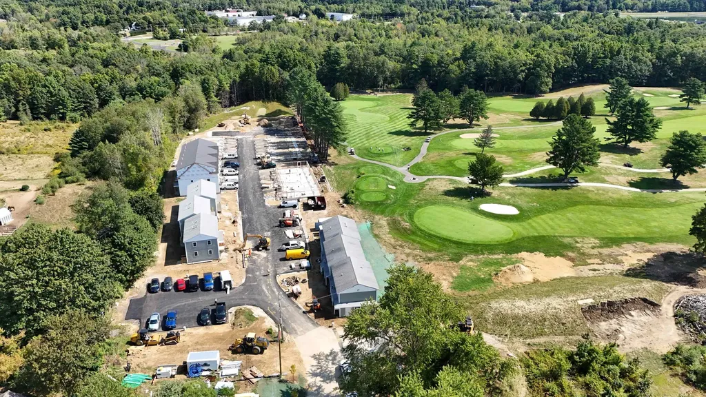 13 Birdie Grove Rochester NH 03839