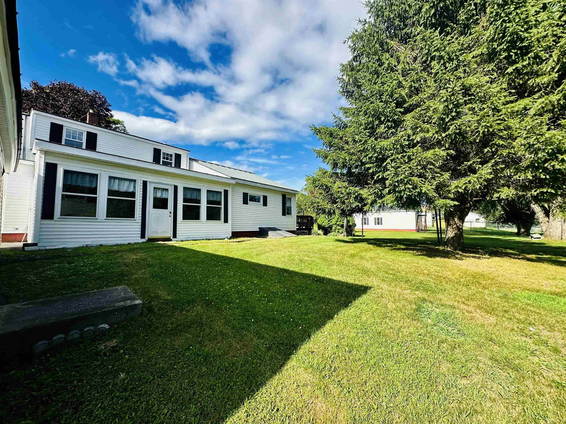 328 Corbin Road Newport NH 03773