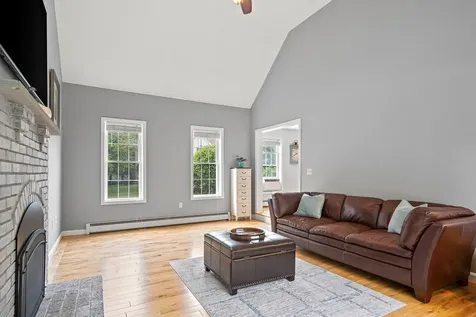 15 Quaker Lane Seabrook NH 03874