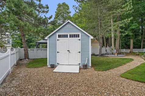 15 Quaker Lane Seabrook NH 03874