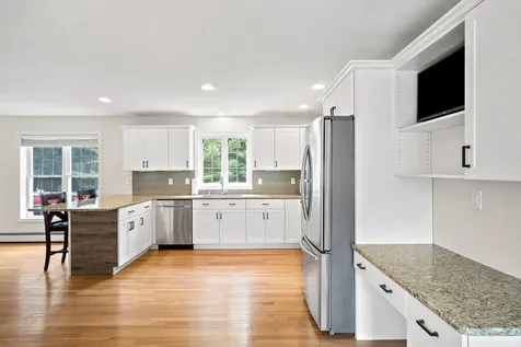 15 Quaker Lane Seabrook NH 03874