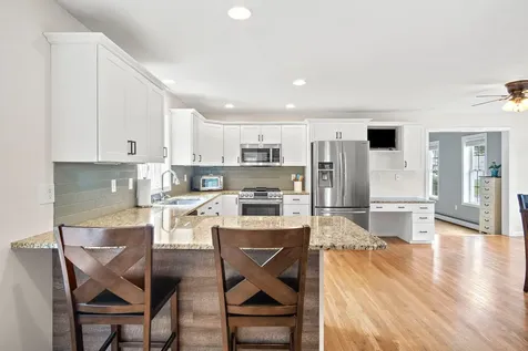 15 Quaker Lane Seabrook NH 03874