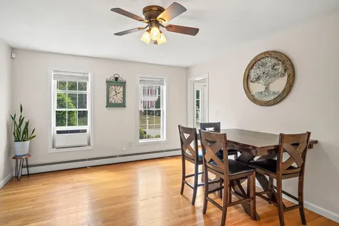 15 Quaker Lane Seabrook NH 03874