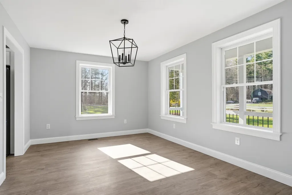 7 Talent Road Litchfield NH 03052